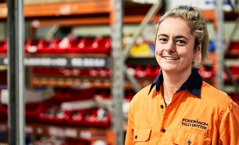 Kelly-Shotton-homepage-468x818.jpg